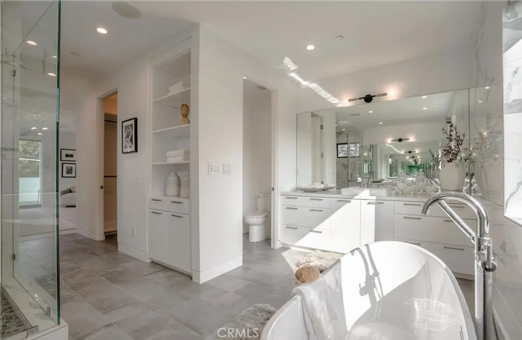 Additional image 42 of 15926 Morrison St, Encino, CA 91436