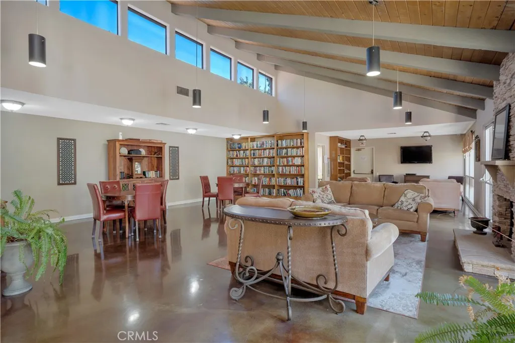 291 Sequoia Court Unit 13, Thousand Oaks, CA 91360