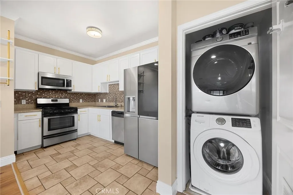 Additional image 36 of 6938 Laurel Canyon Boulevard Unit 303, North Hollywood, CA 91605