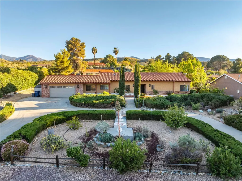 31817 Saint Anne Drive, Llano, CA 93544