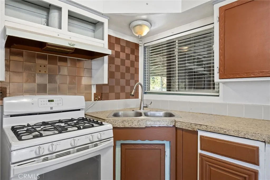 Additional image 10 of 205 Suzanne Lane, Taft, CA 93268
