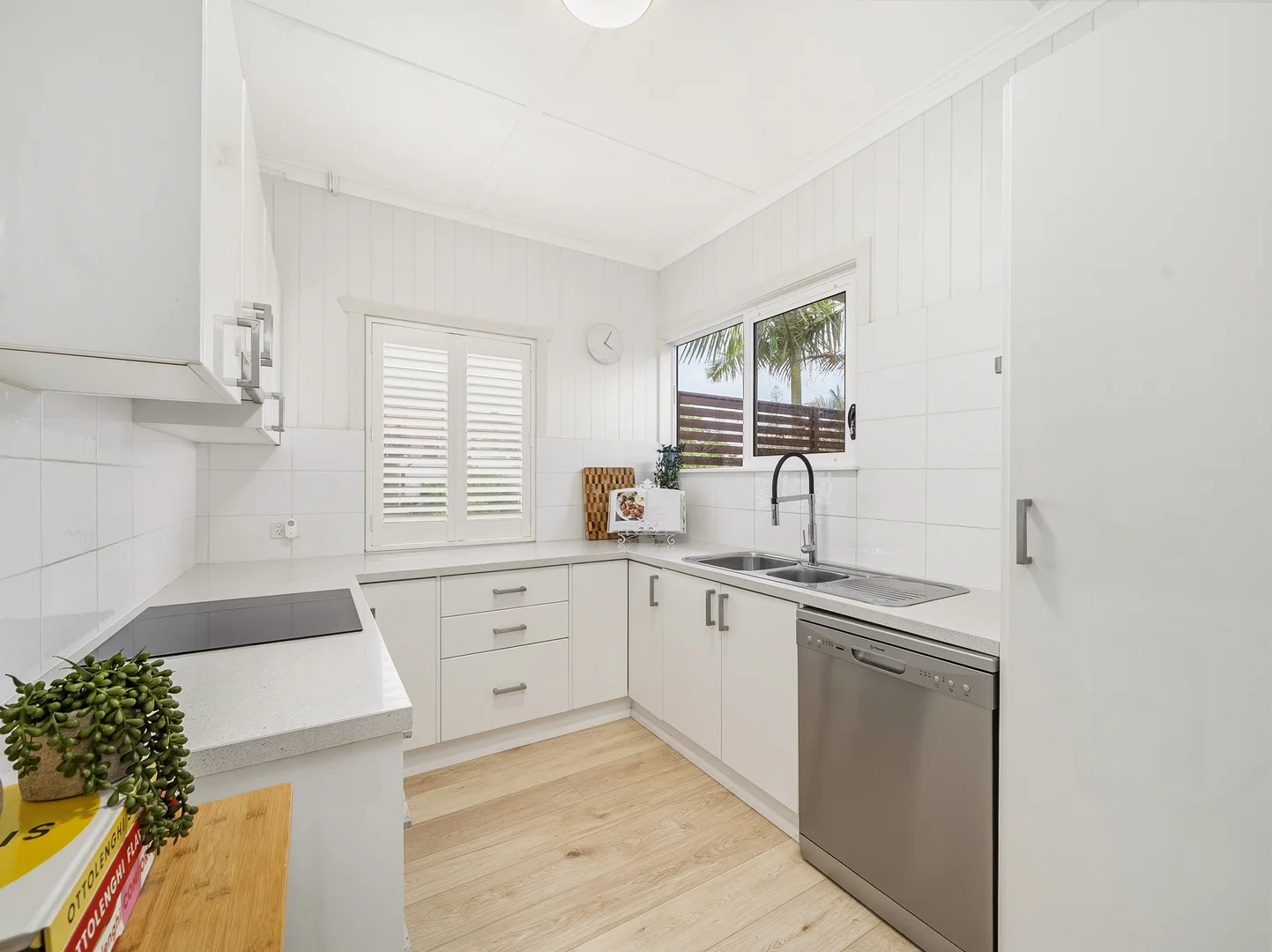 Additional image 11 of 156 Prince Edward Parade, Scarborough QLD 4020