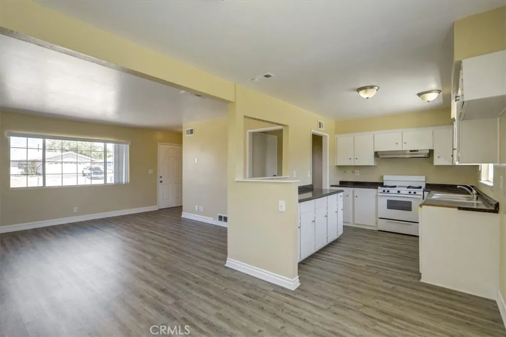 38502 Sumac Avenue, Palmdale, CA 93550 photo 2