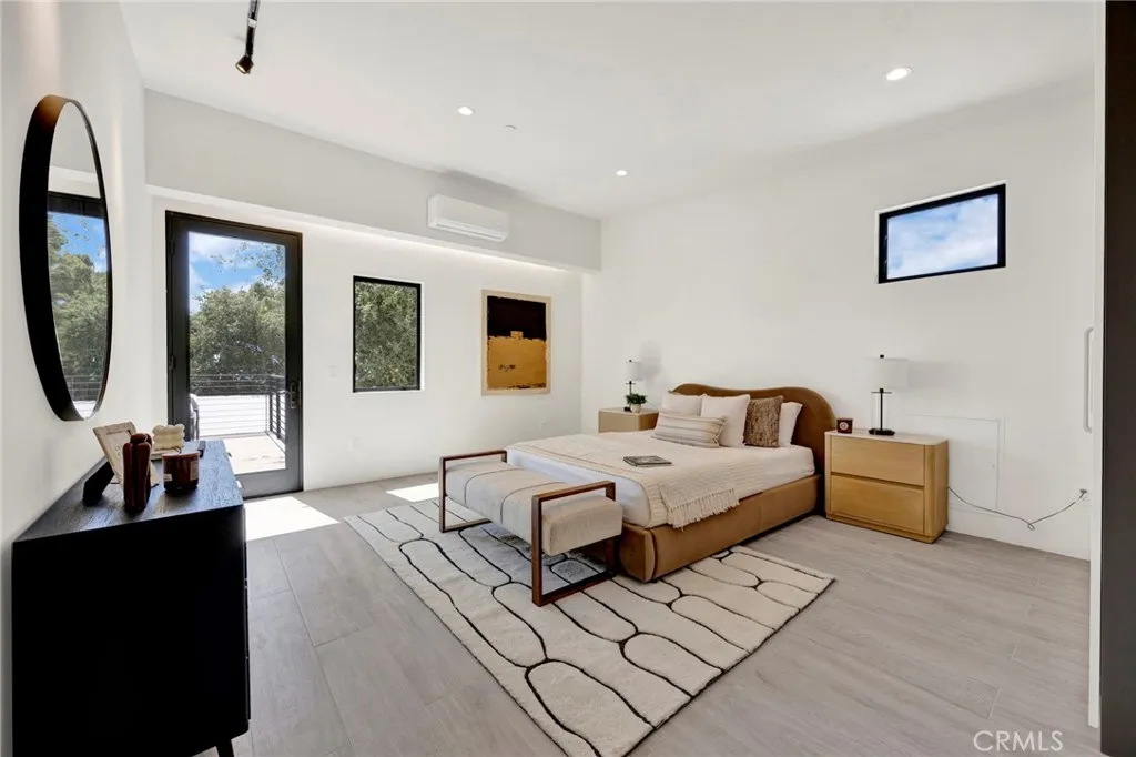 Additional image 120 of 325 W Grandview Avenue, Sierra Madre, CA 91024