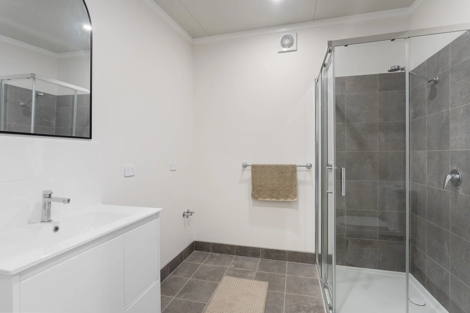 Additional image 3 of Granny flat 1/155 Berwick St, Victoria Park WA 6100
