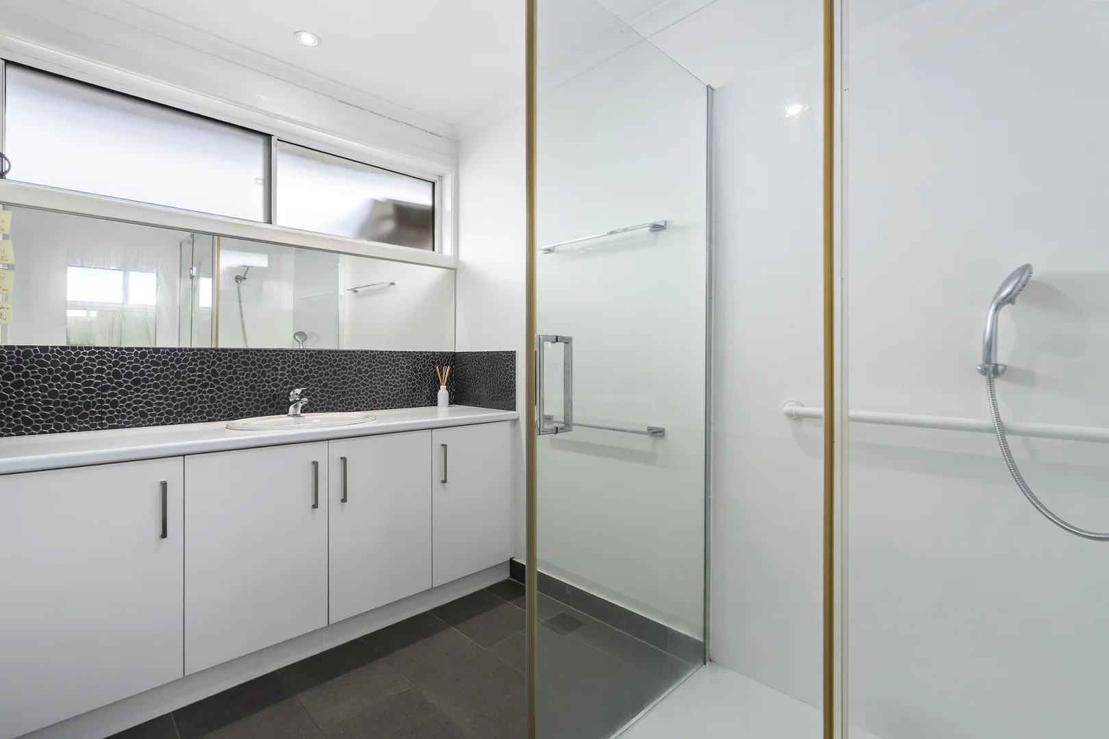 Additional image 9 of 3/22 Elizabeth Street, Highton VIC 3216