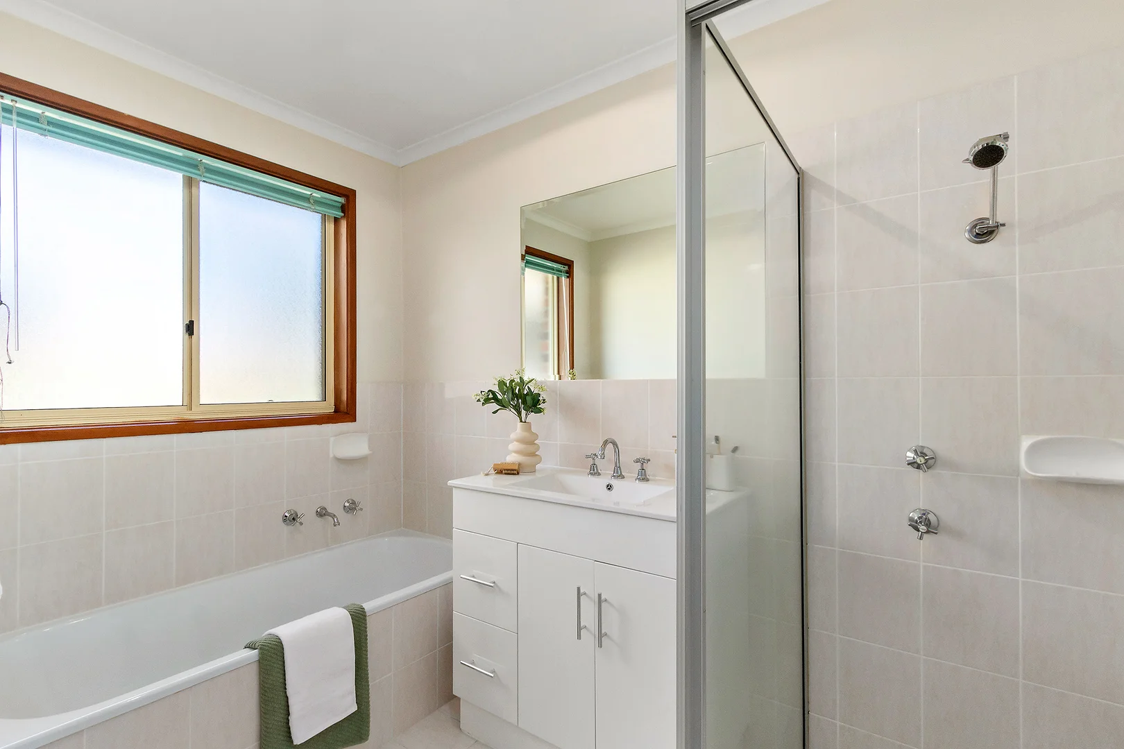 Additional image 11 of 1/10 Kingscote Crescent, Bonython ACT 2905
