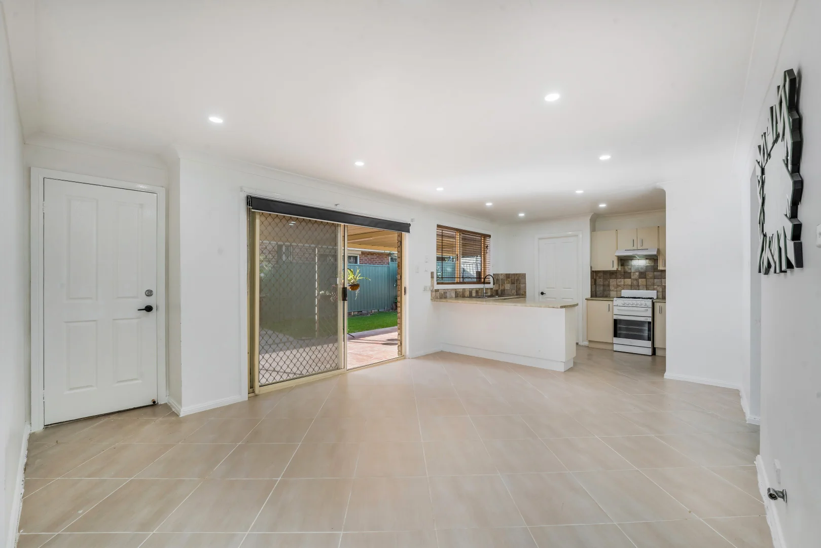 Additional image 6 of 90 Donalbain Circuit, Rosemeadow NSW 2560