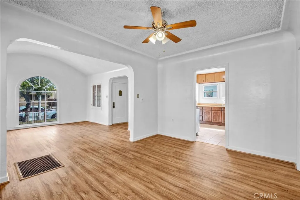 Additional image 9 of 914 E 83rd Street, Los Angeles, CA 90001