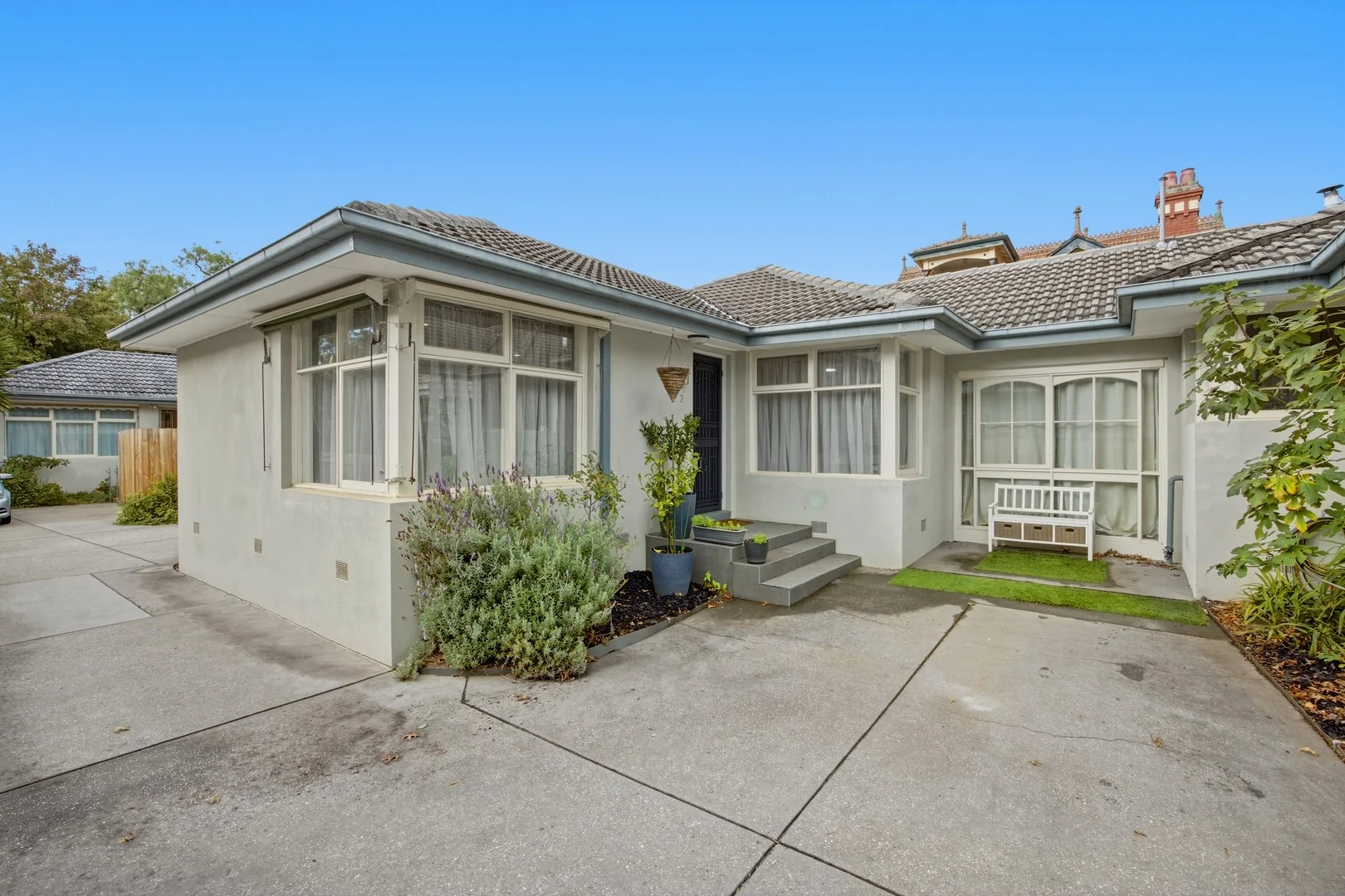 2/17A Essex Road, Surrey Hills VIC 3127