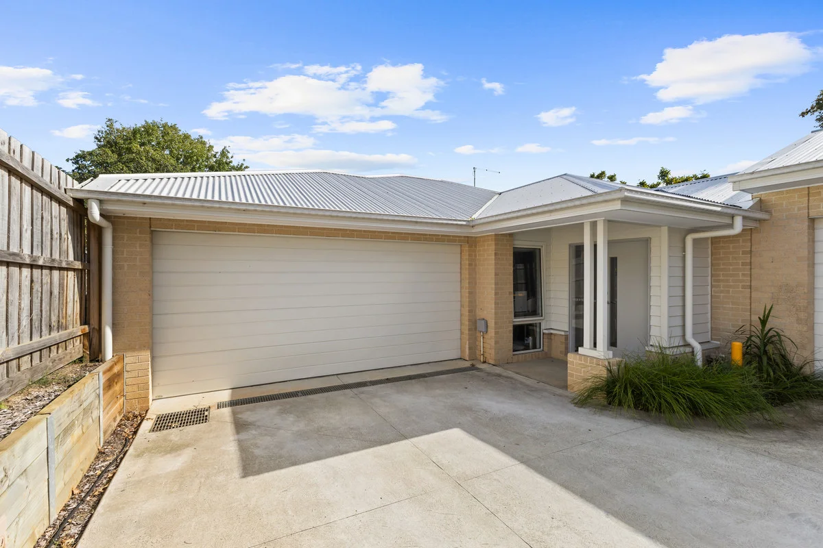 2/6 Church Street, Drouin VIC 3818
