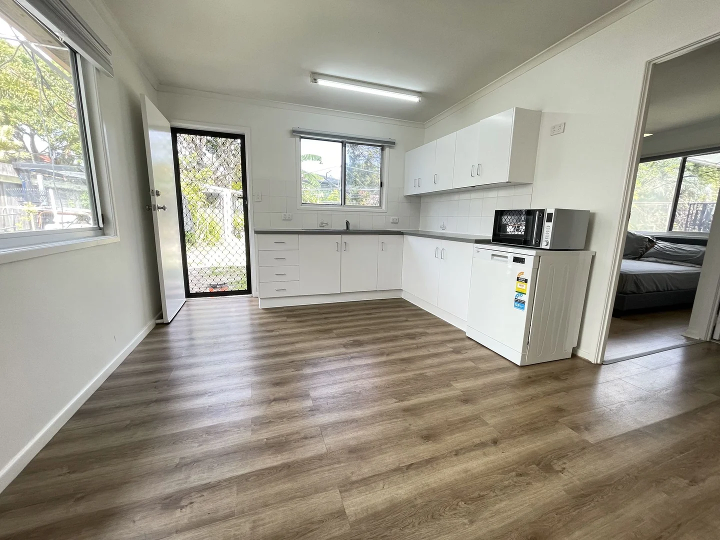 25 Caronga Street, Wavell Heights QLD 4012 photo 2