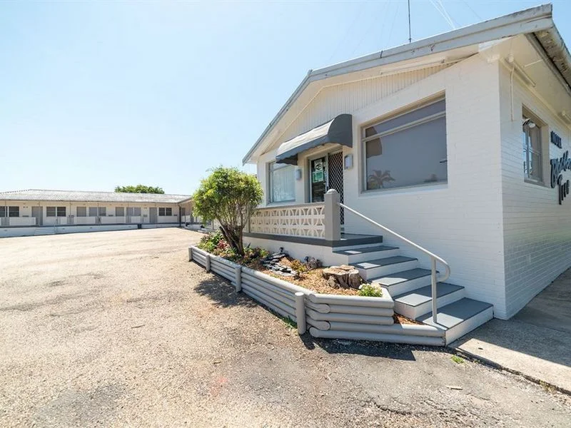 55 Chatham Avenue "Blackboy Tree Motel", Taree NSW 2430
