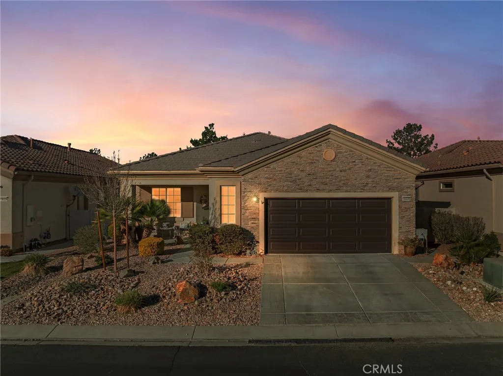 19330 Galloping Hill Rd, Apple Valley, CA 92308