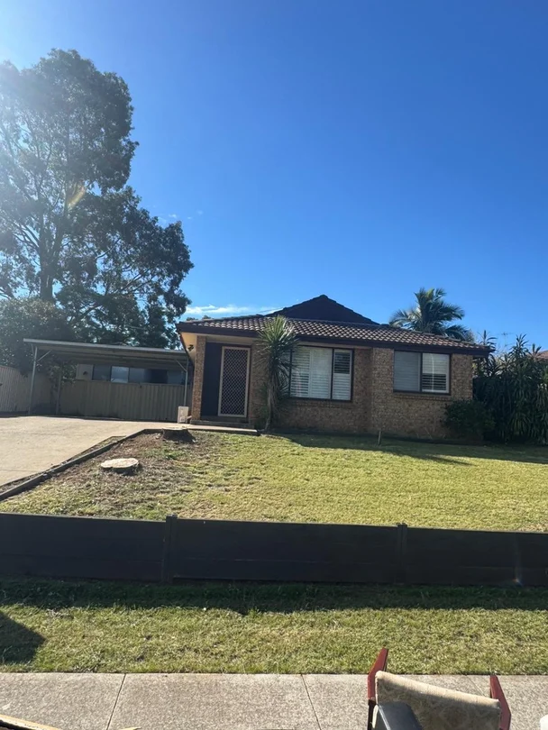 19 Ophelia Street, Rosemeadow NSW 2560
