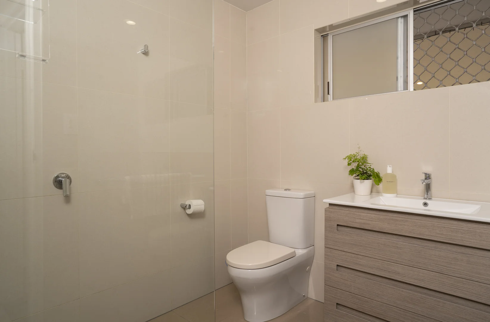 Additional image 12 of 2/11 Logan Avenue, Miami QLD 4220