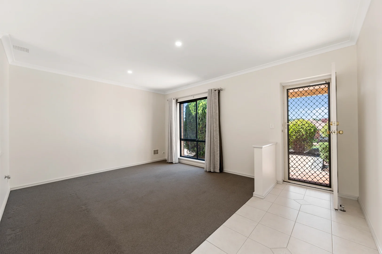 18A FALLOW CRESCENT, Spearwood WA 6163 photo 3
