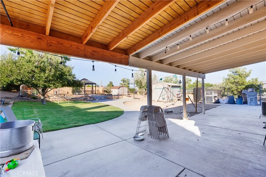 16336 Adelia St, Hesperia, CA 92345 photo 5