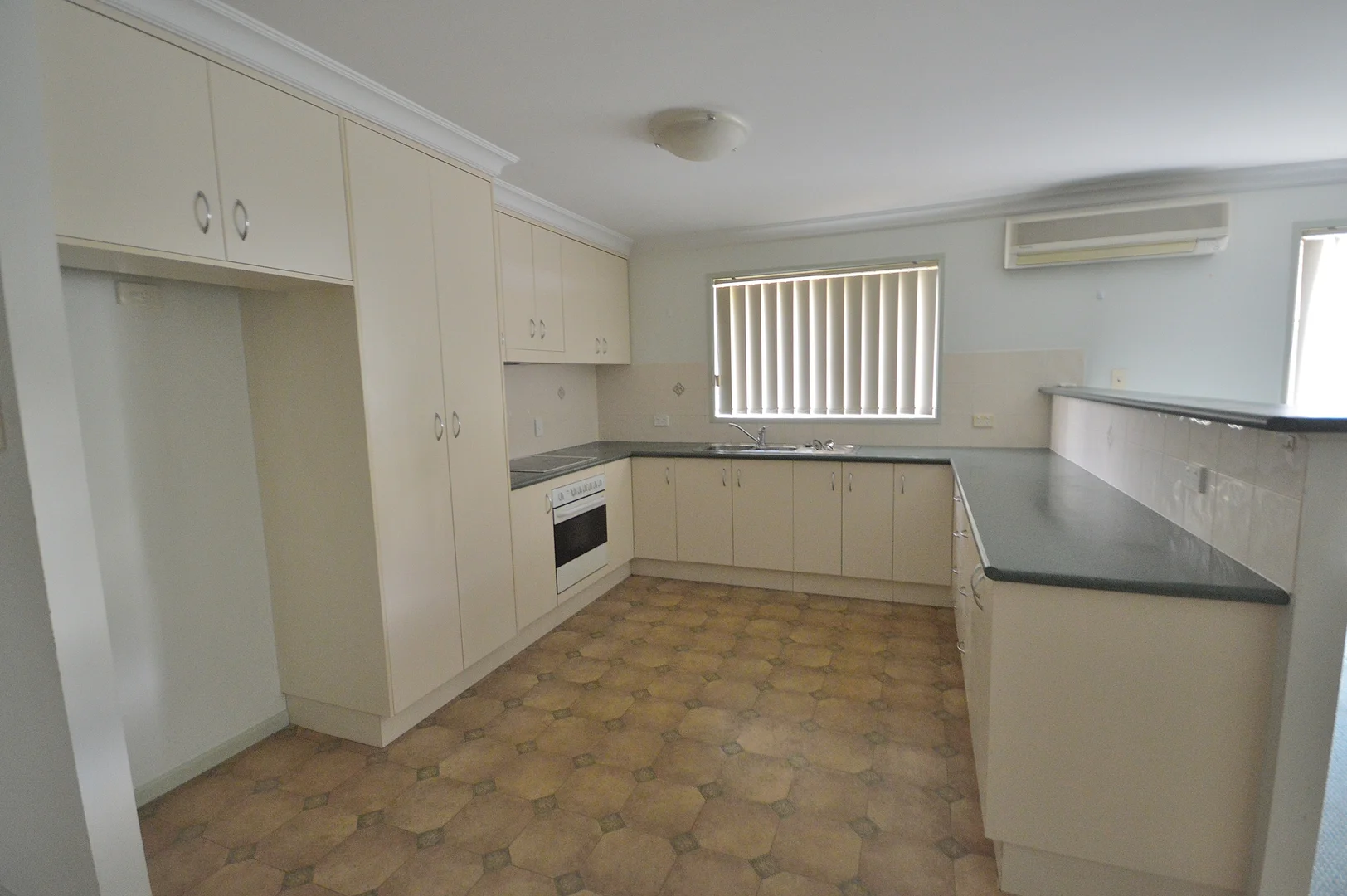 Additional image 6 of 2/20 Myrtle Avenue, Warwick QLD 4370