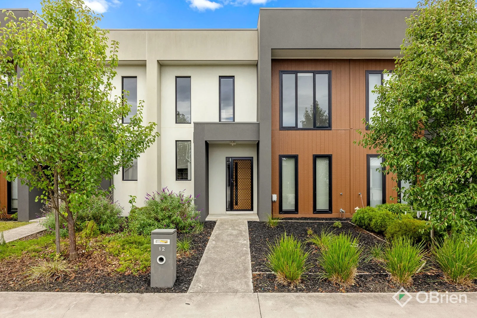 12 Burnden Close, Berwick VIC 3806