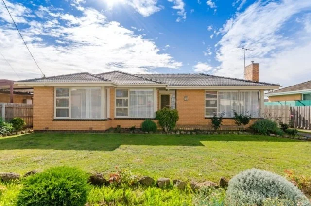 12 Walpole Av, Belmont VIC 3216