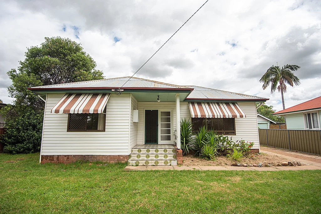 4 Petra Ave, Tamworth NSW 2340
