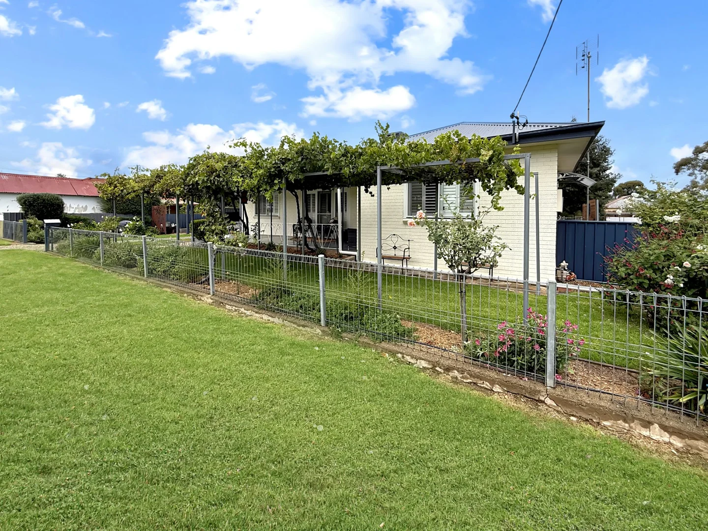 Additional image 19 of 98 Edwards Street, Young NSW 2594
