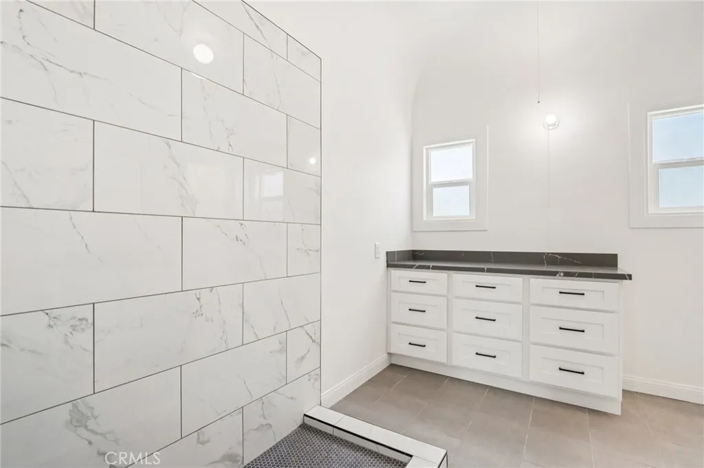 Additional image 46 of 1112 W 64th Street, Los Angeles, CA 90044