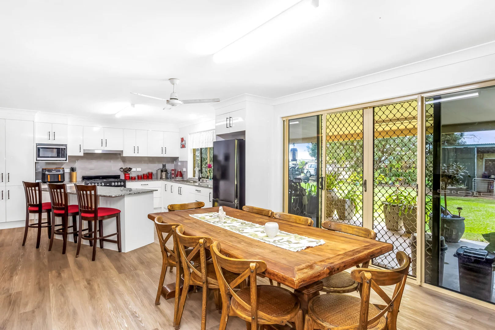 64930 Bruce Highway, Yaamba QLD 4704 photo 5
