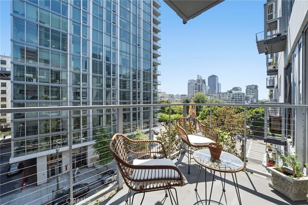 Additional image 38 of 645 W 9th St #424, Los Angeles, CA 90015