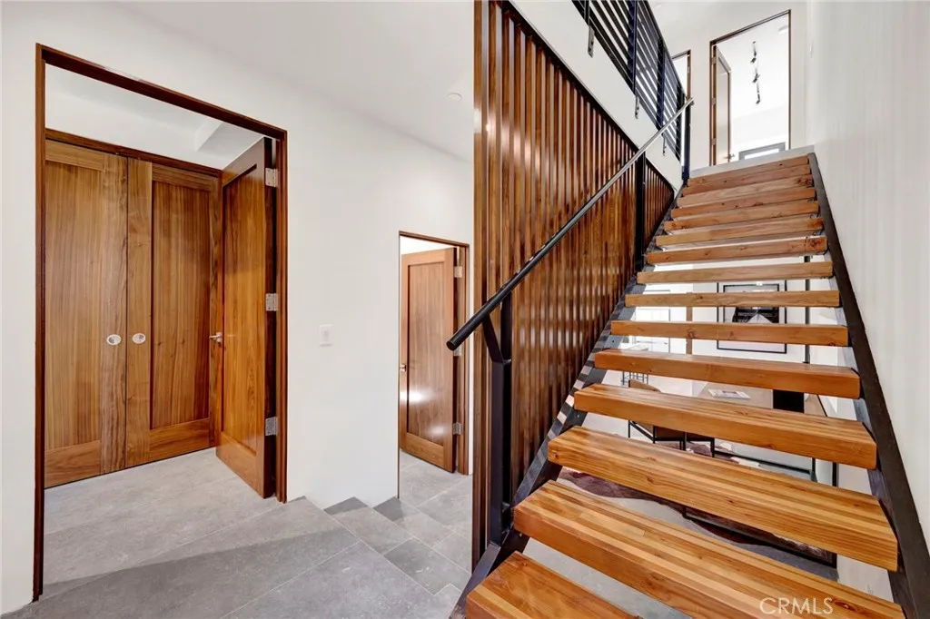 Additional image 110 of 325 W Grandview Avenue, Sierra Madre, CA 91024