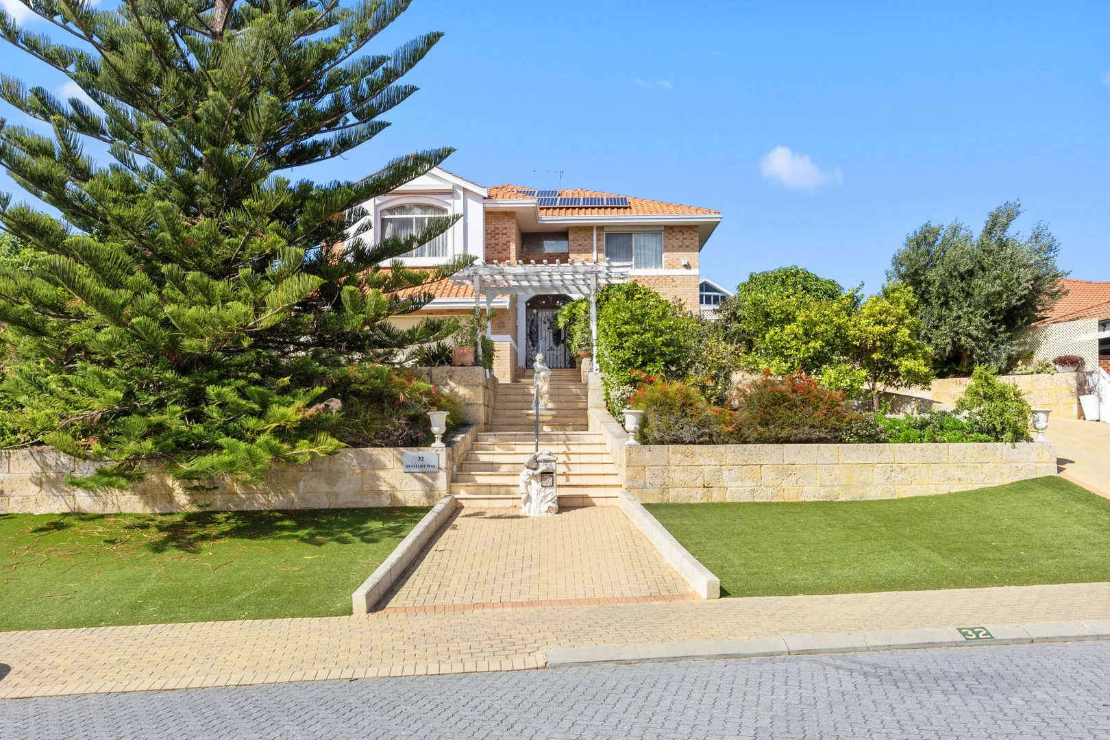 32 Duchart Way, Coogee WA 6166