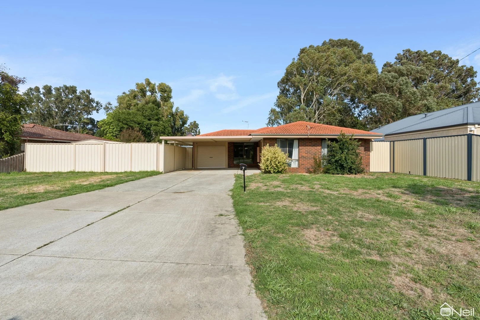 7 Montrose Circle, Camillo WA 6111