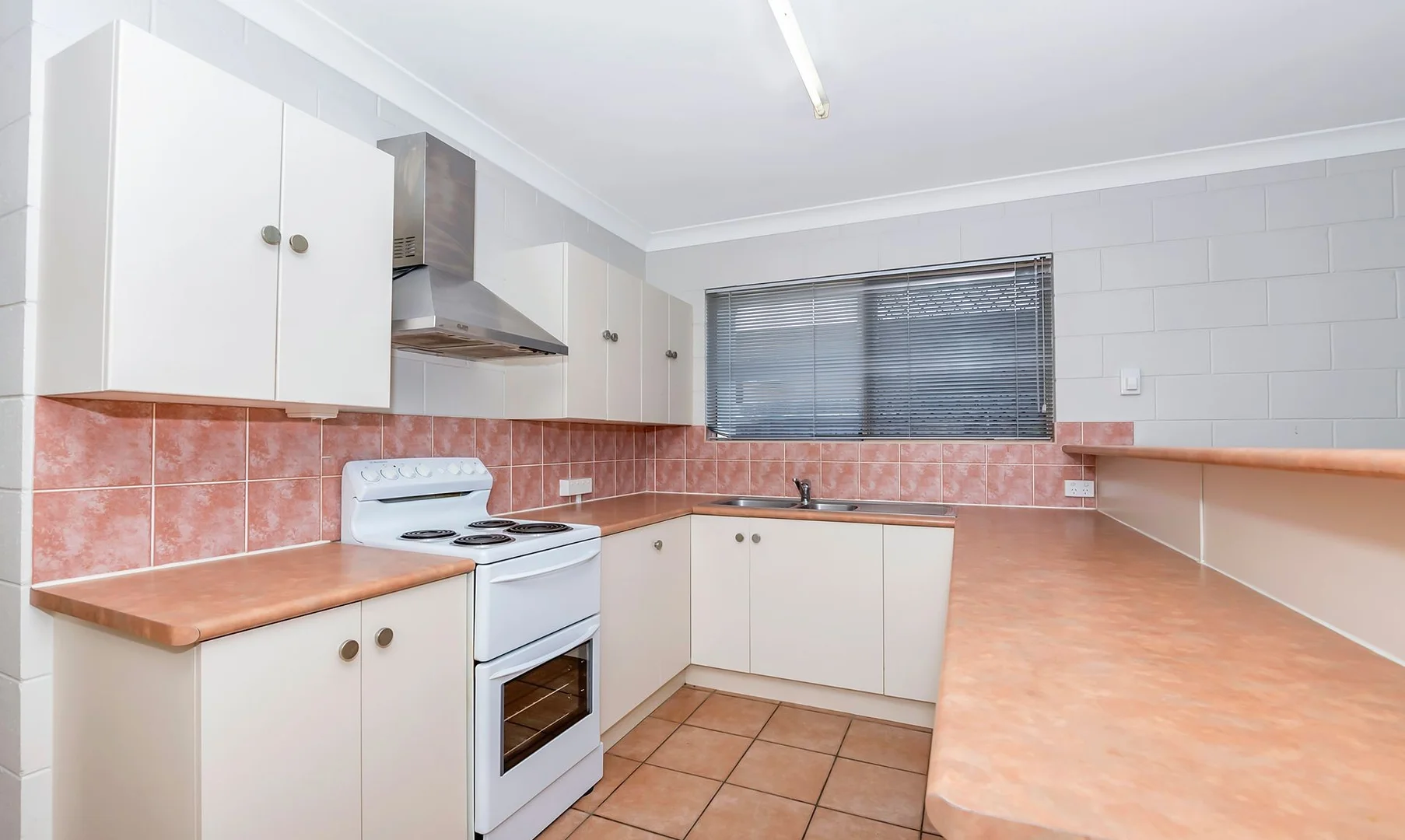 35 Templeton Crescent, Douglas QLD 4814 photo 2