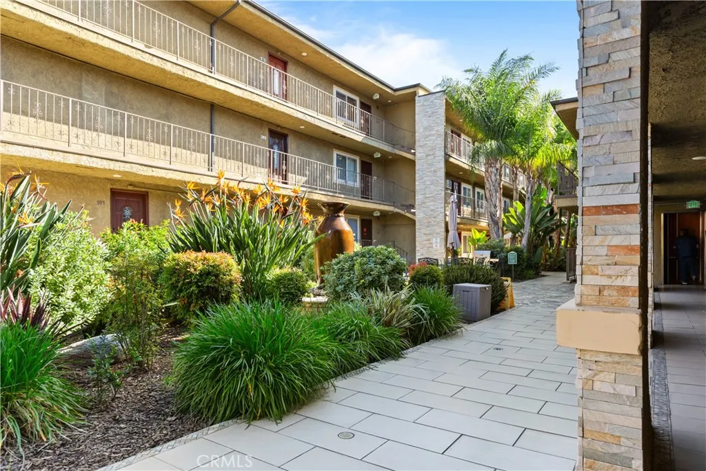 Additional image 48 of 3220 Altura Avenue Unit 331, La Crescenta, CA 91214