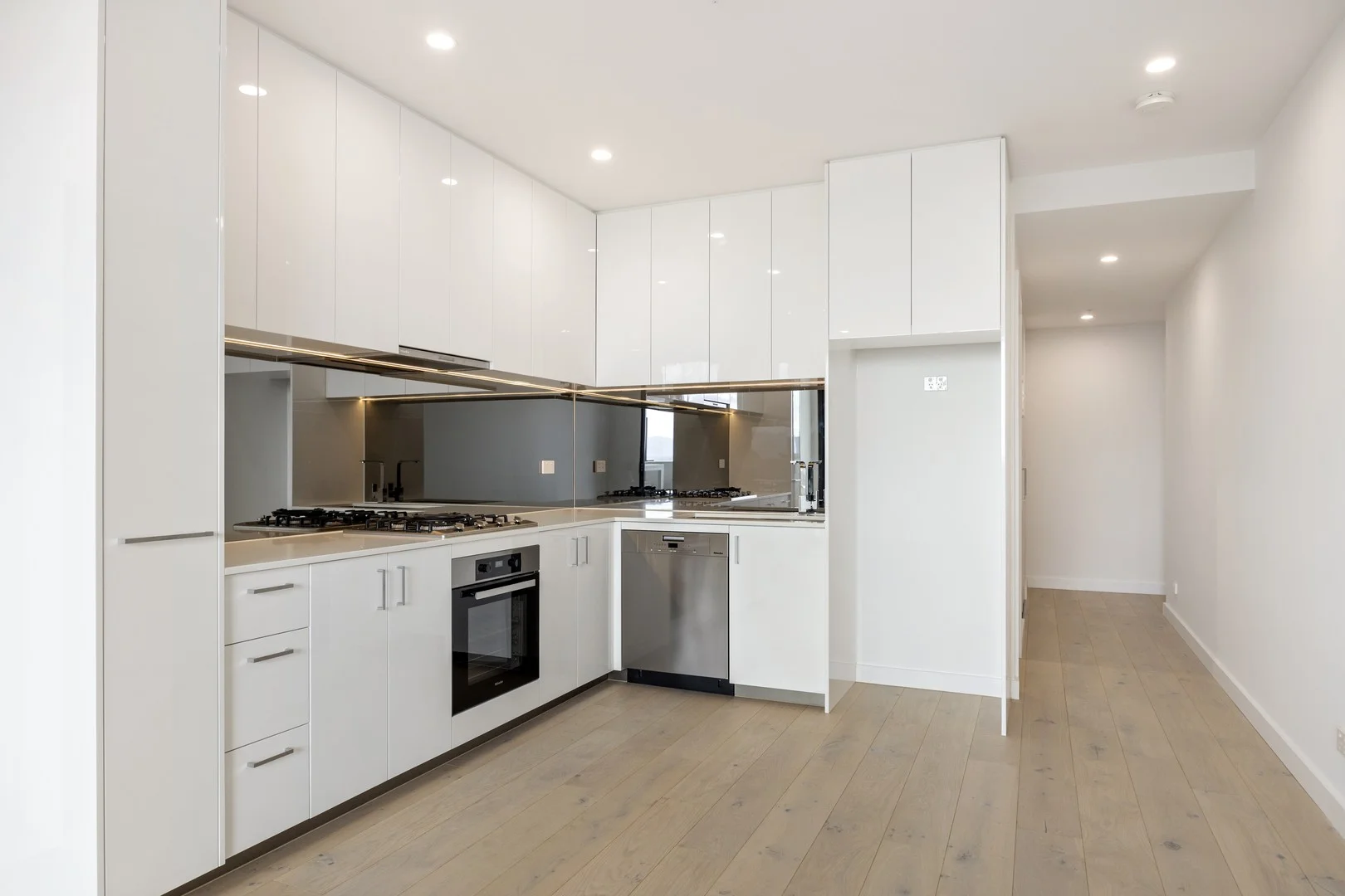 606/54 Montclair Avenue, Glen Waverley VIC 3150
