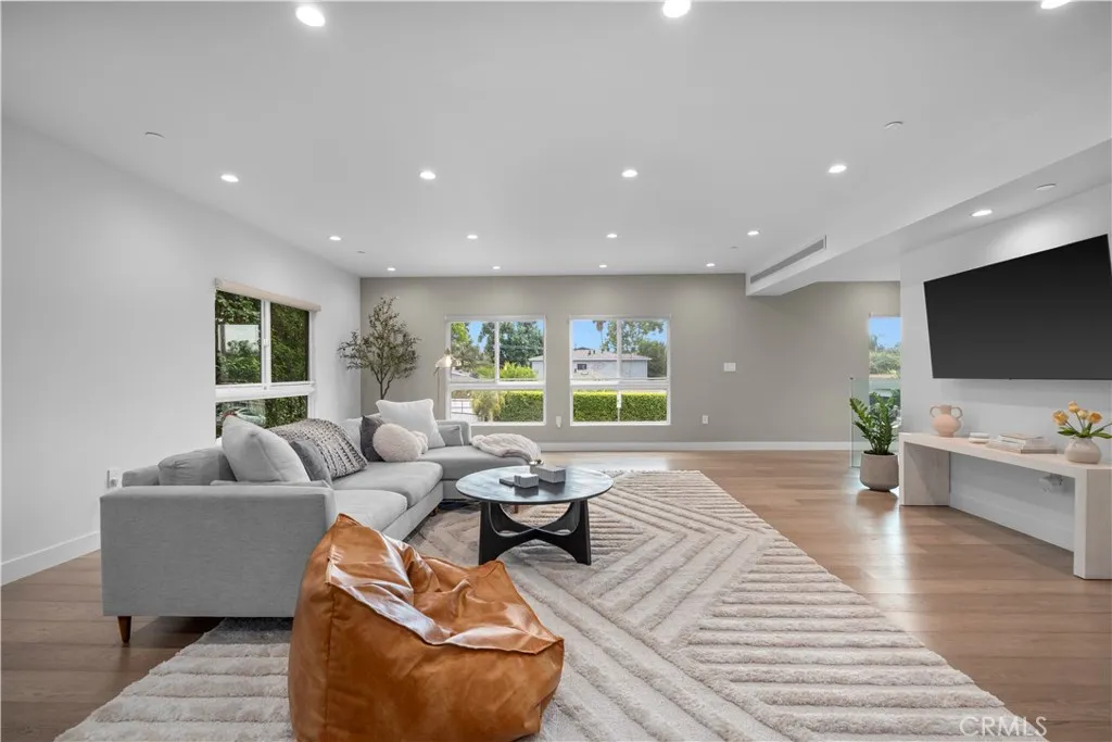 14157 Tiara Street, Sherman Oaks, CA 91401 photo 5