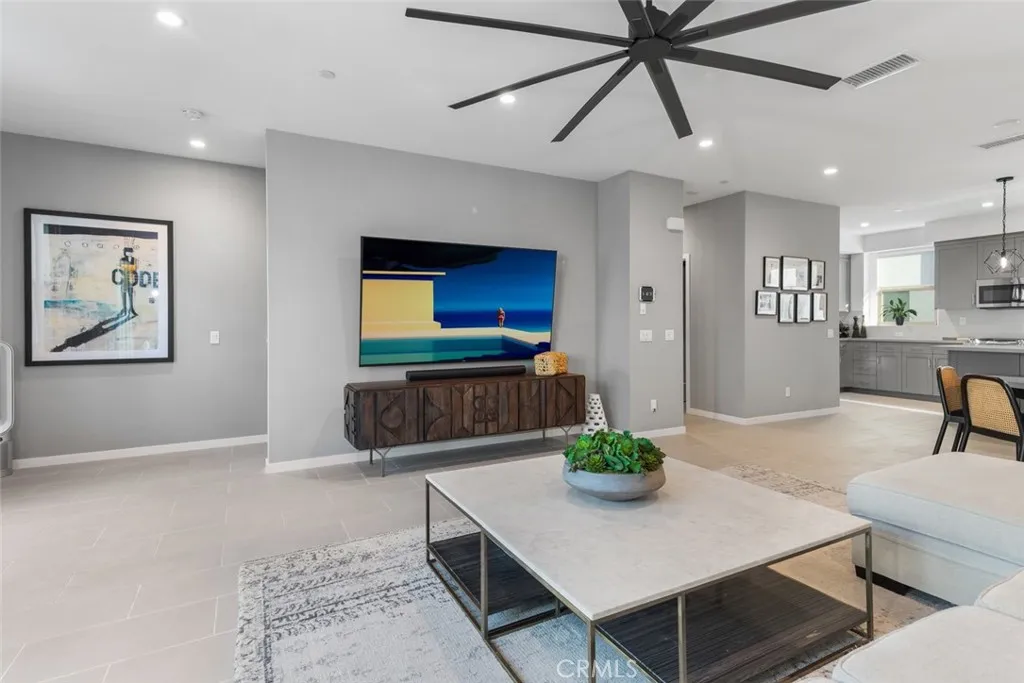 Additional image 18 of 203 Placemark, Irvine, CA 92614