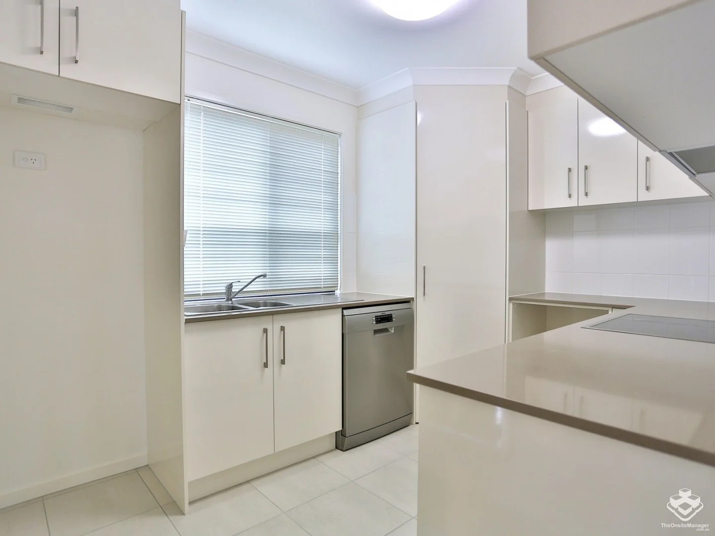 ID:21173616/10 Emerald Place, Bridgeman Downs QLD 4035 photo 3