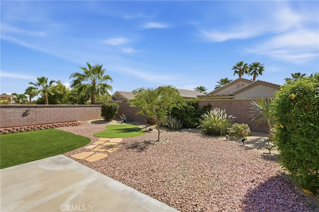 78697 Hampshire Ave, Palm Desert, CA 92211