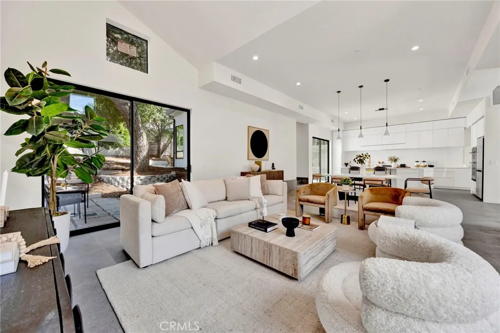 Additional image 16 of 325 W Grandview Avenue, Sierra Madre, CA 91024