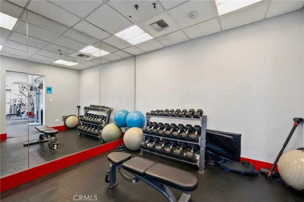 Additional image 65 of 645 W 9th St #424, Los Angeles, CA 90015