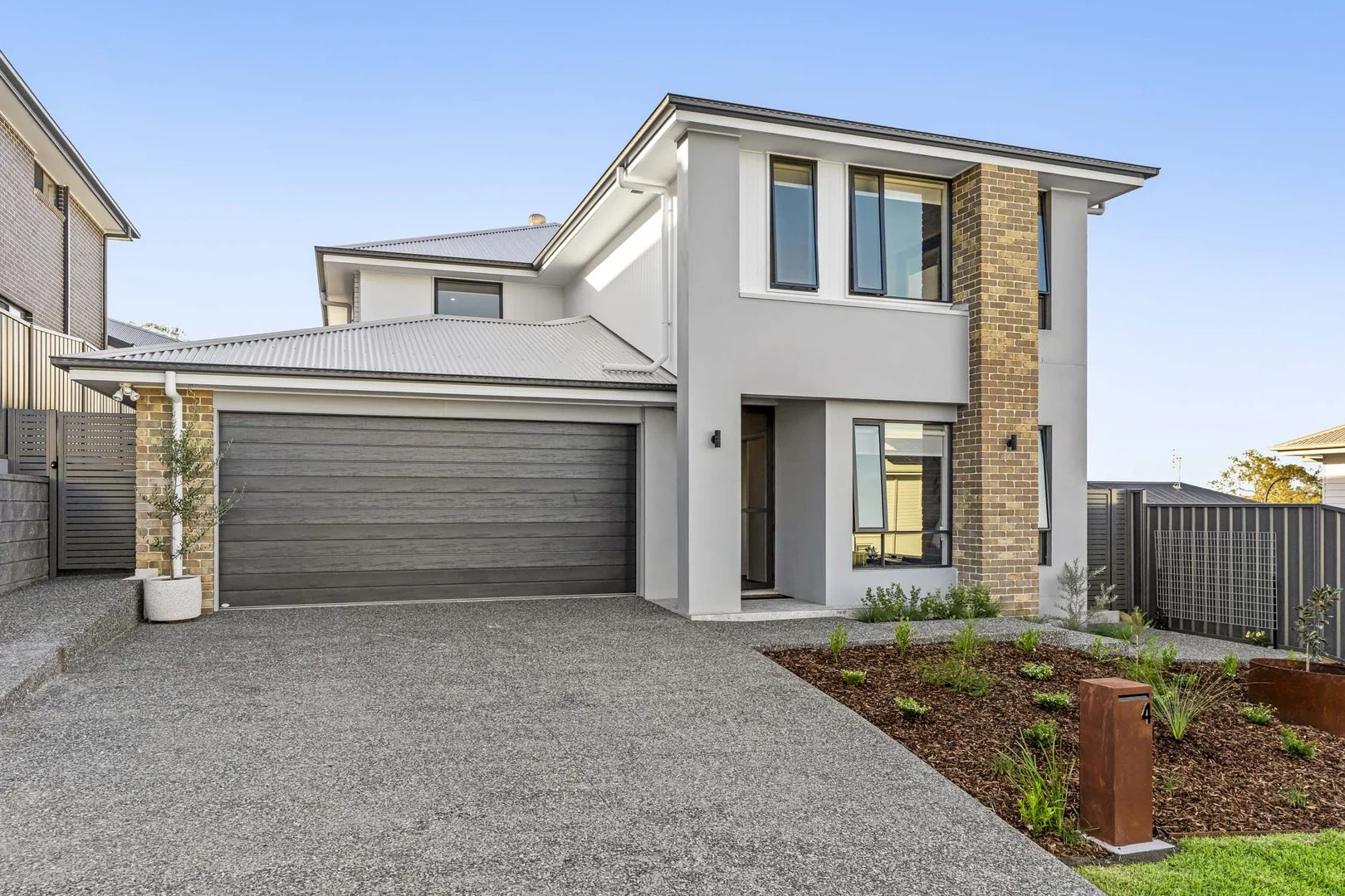 4 Pelican St, Teralba NSW 2284