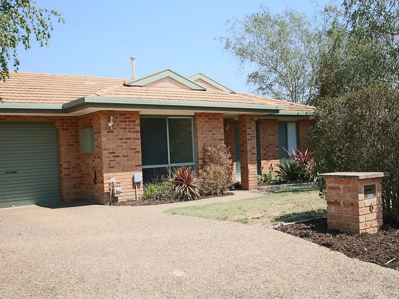 6 Isis Close, Amaroo ACT 2914 photo 2