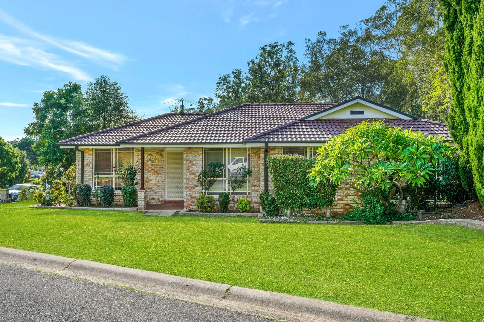 90 Donalbain Circuit, Rosemeadow NSW 2560