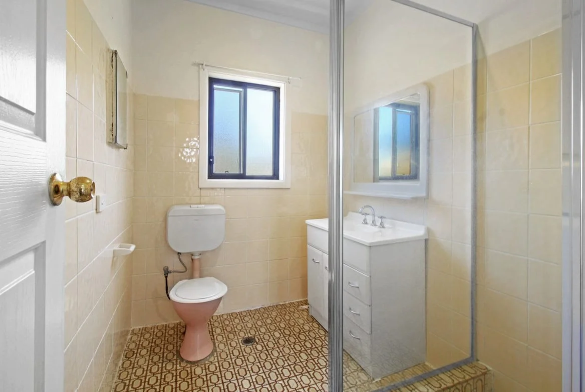 Additional image 5 of 4 Lake Heights Rd, Lake Heights NSW 2502