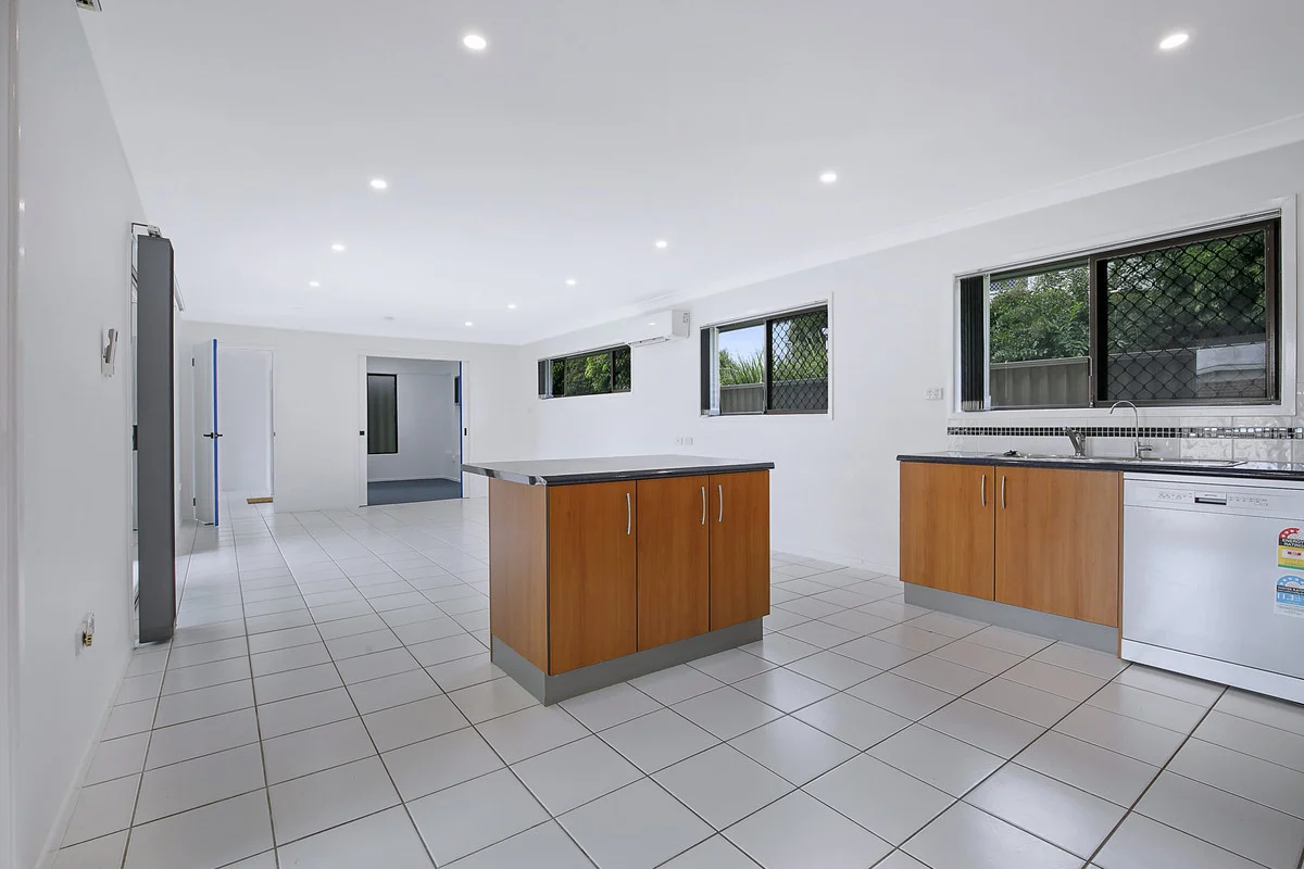 68 Kurumba Street, Kippa-Ring QLD 4021 photo 5