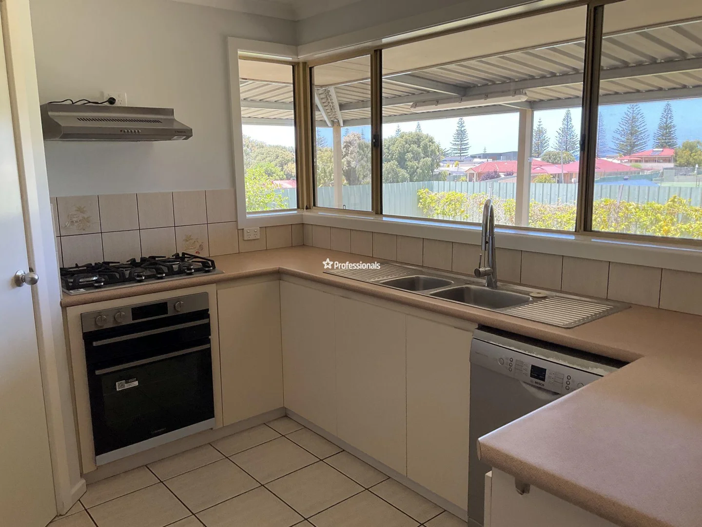 Additional image 4 of 36B Goldfields Road, Castletown WA 6450