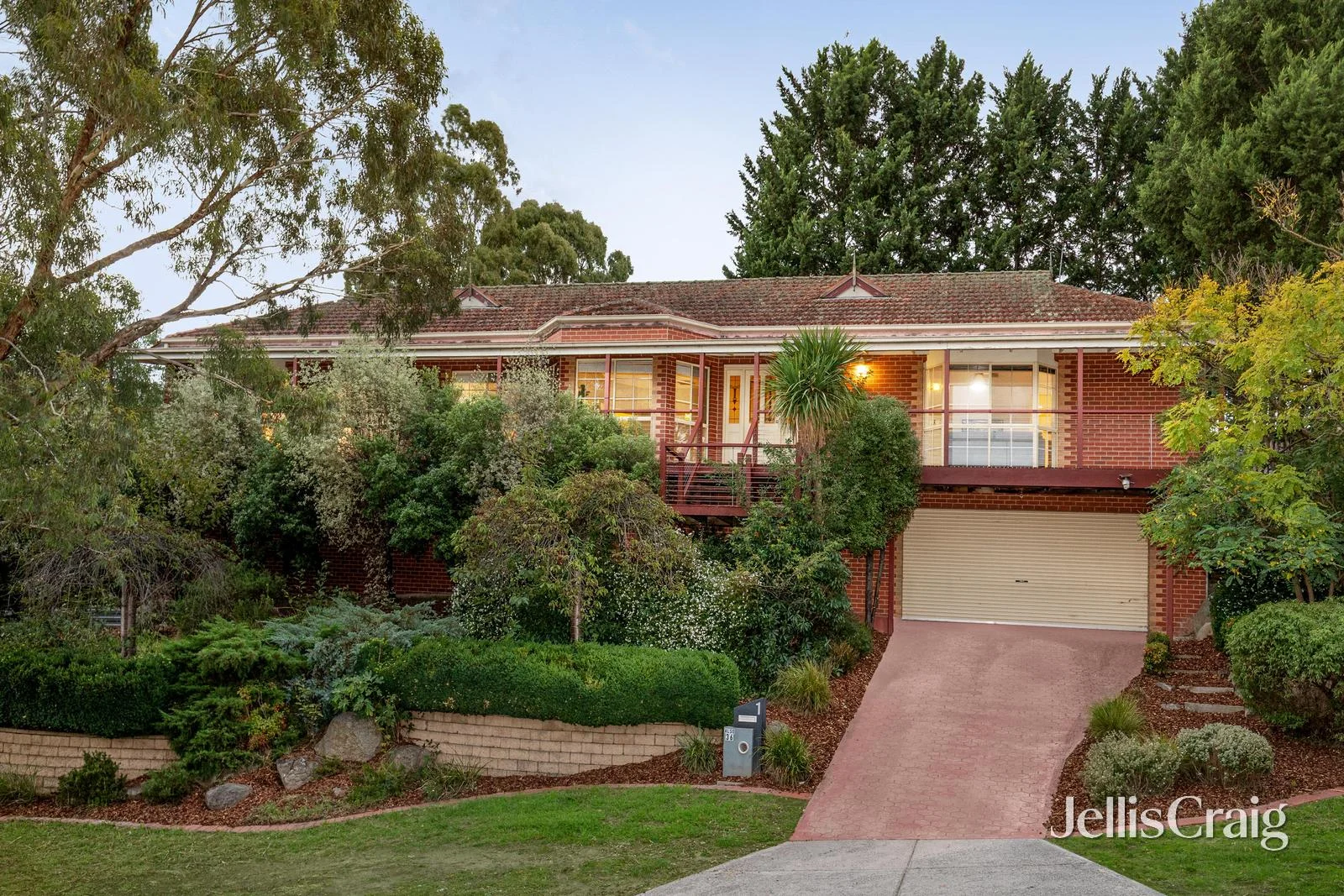36 Tamboon Drive, St Helena VIC 3088