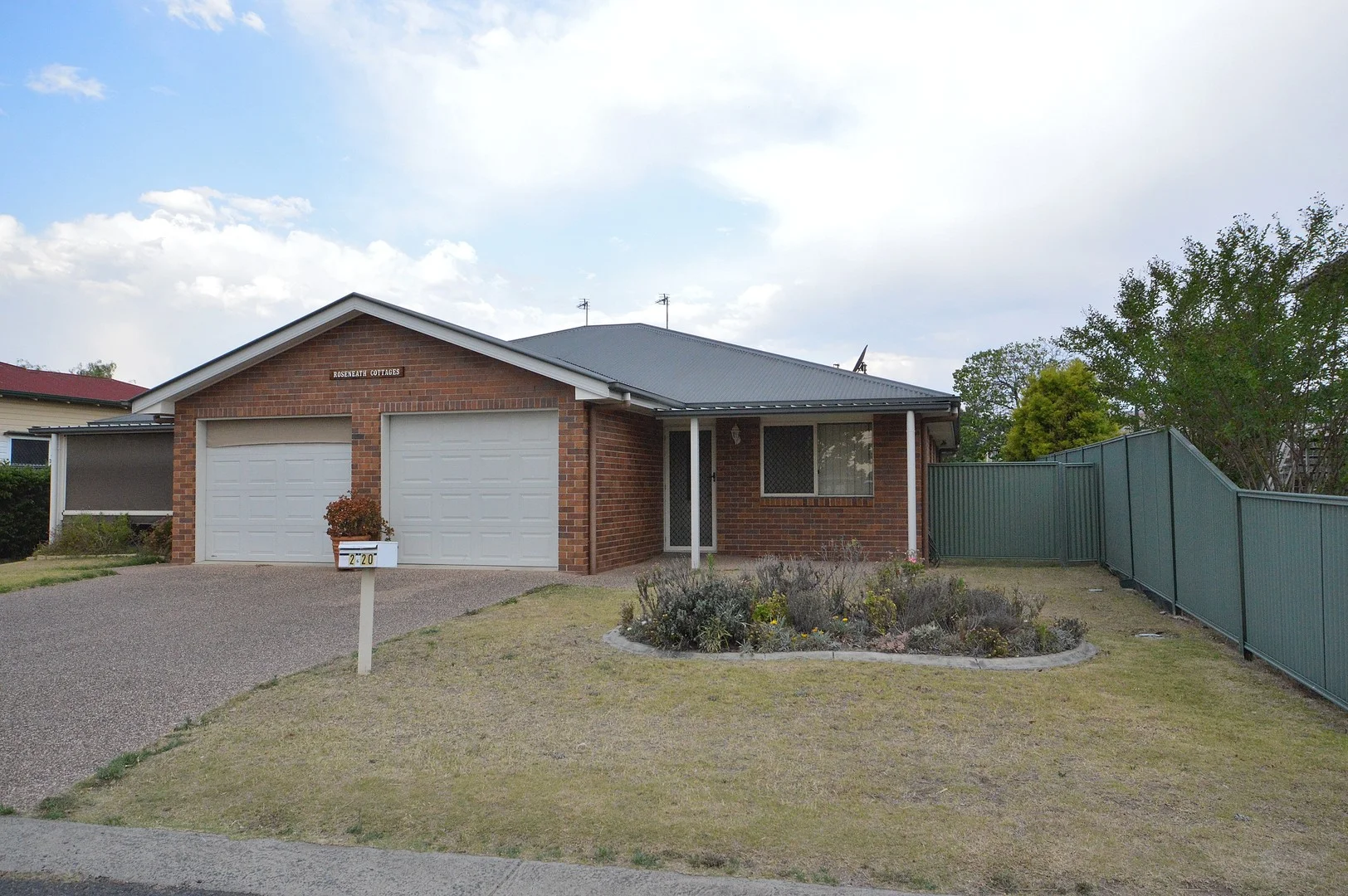 2/20 Myrtle Avenue, Warwick QLD 4370